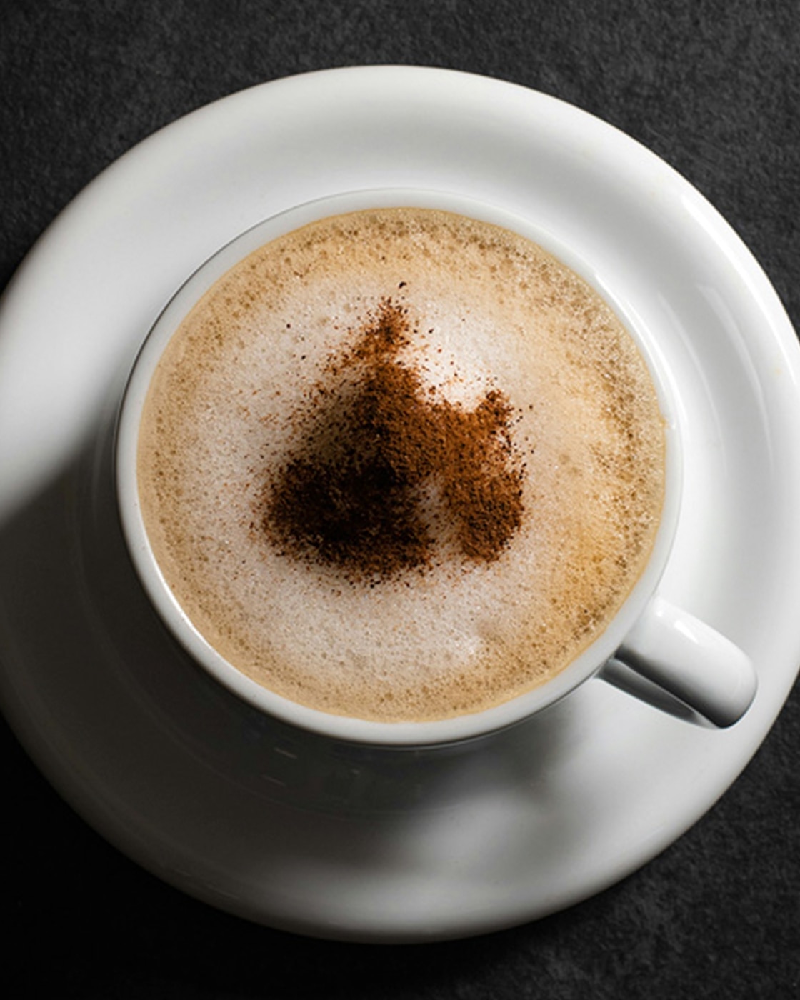 Caffè schiumato dall'alto